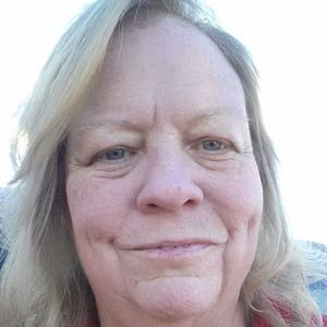 Meet your Posher, Rena